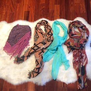 👛3/$10 or 5/$15 Scarf Lot